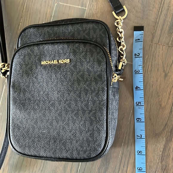 Michael Kors Crossbody Bag - Picture 7 of 9